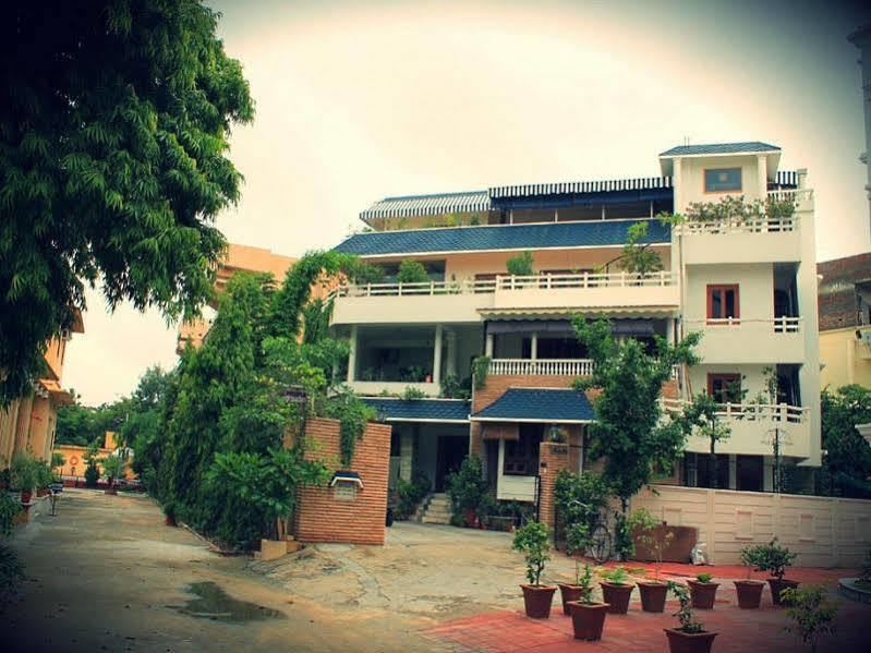 Giri Homestay By Vista Rooms Jaipur Eksteriør bilde