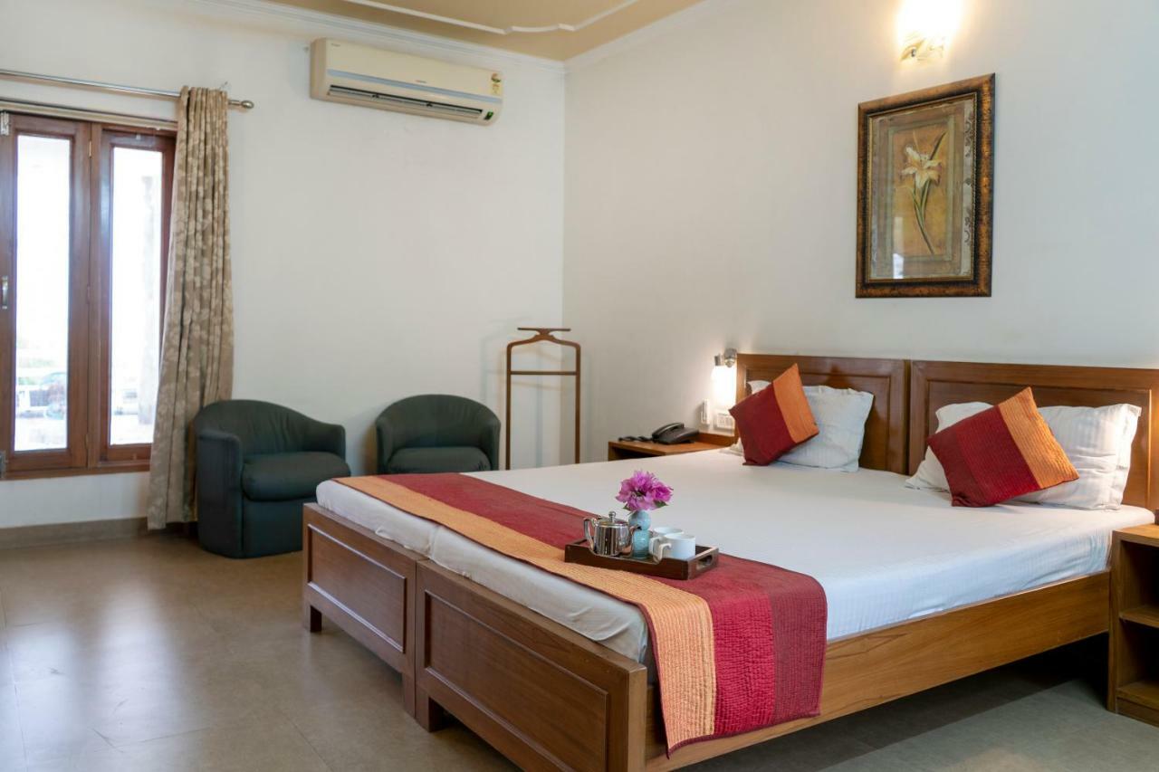 Giri Homestay By Vista Rooms Jaipur Eksteriør bilde